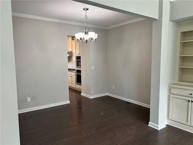 Building Photo - 4-bedroom, 3.5-bathroom townhome in Suwanee Walk!