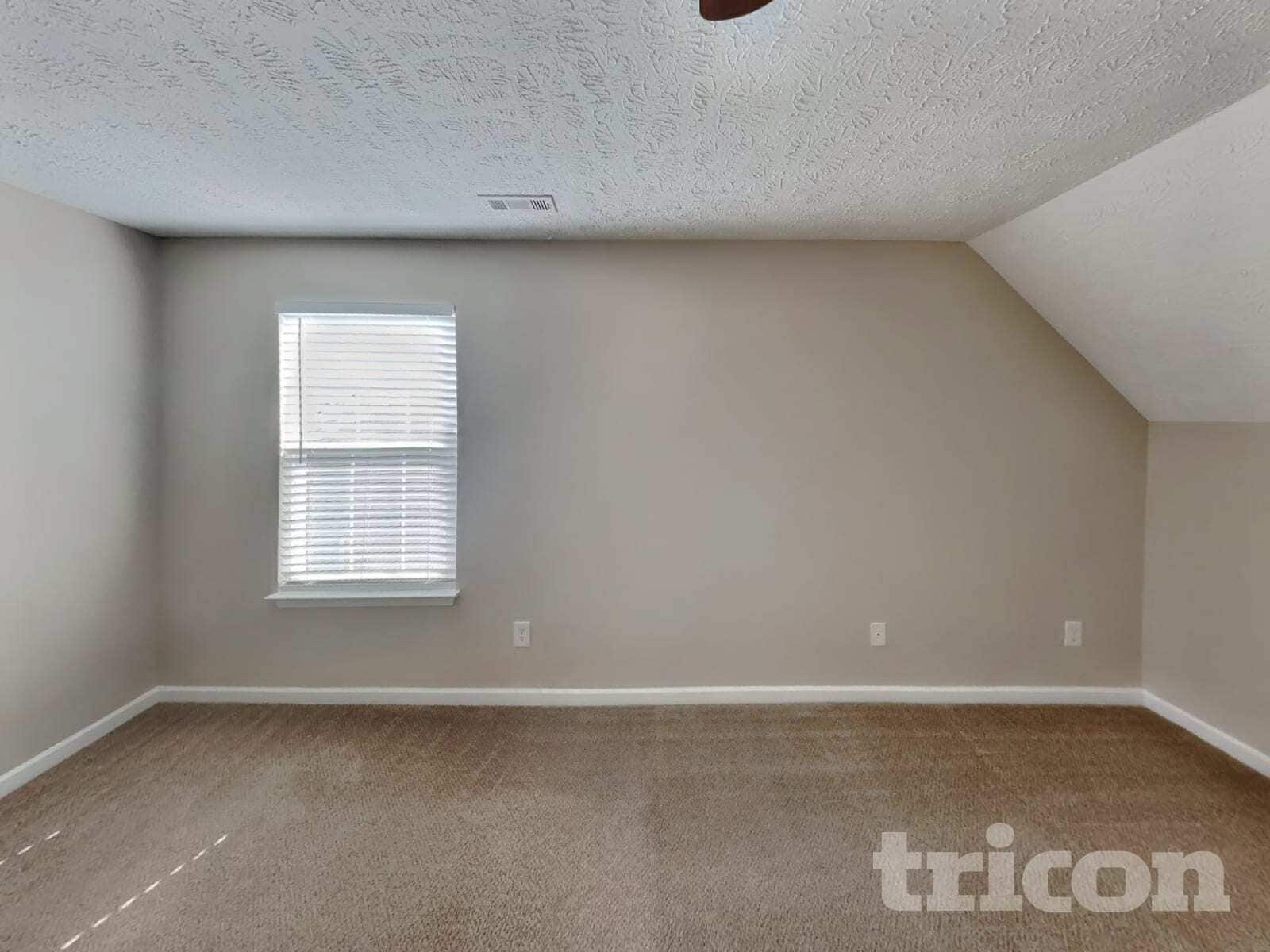 Building Photo - 4028 Deer Run Trce