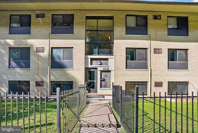 Building Photo - 3105 Naylor Rd SE