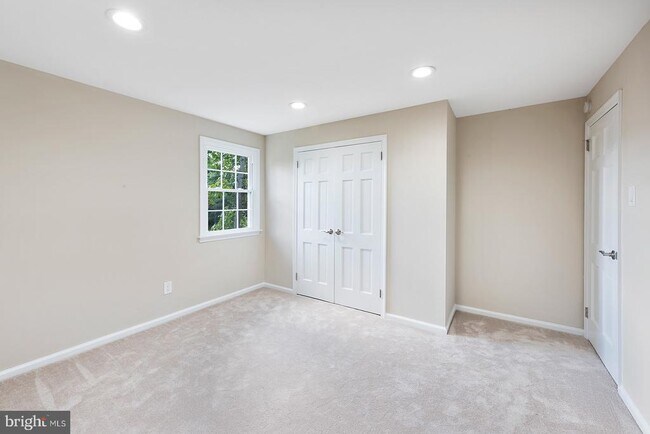 Building Photo - 450 Ridge Run