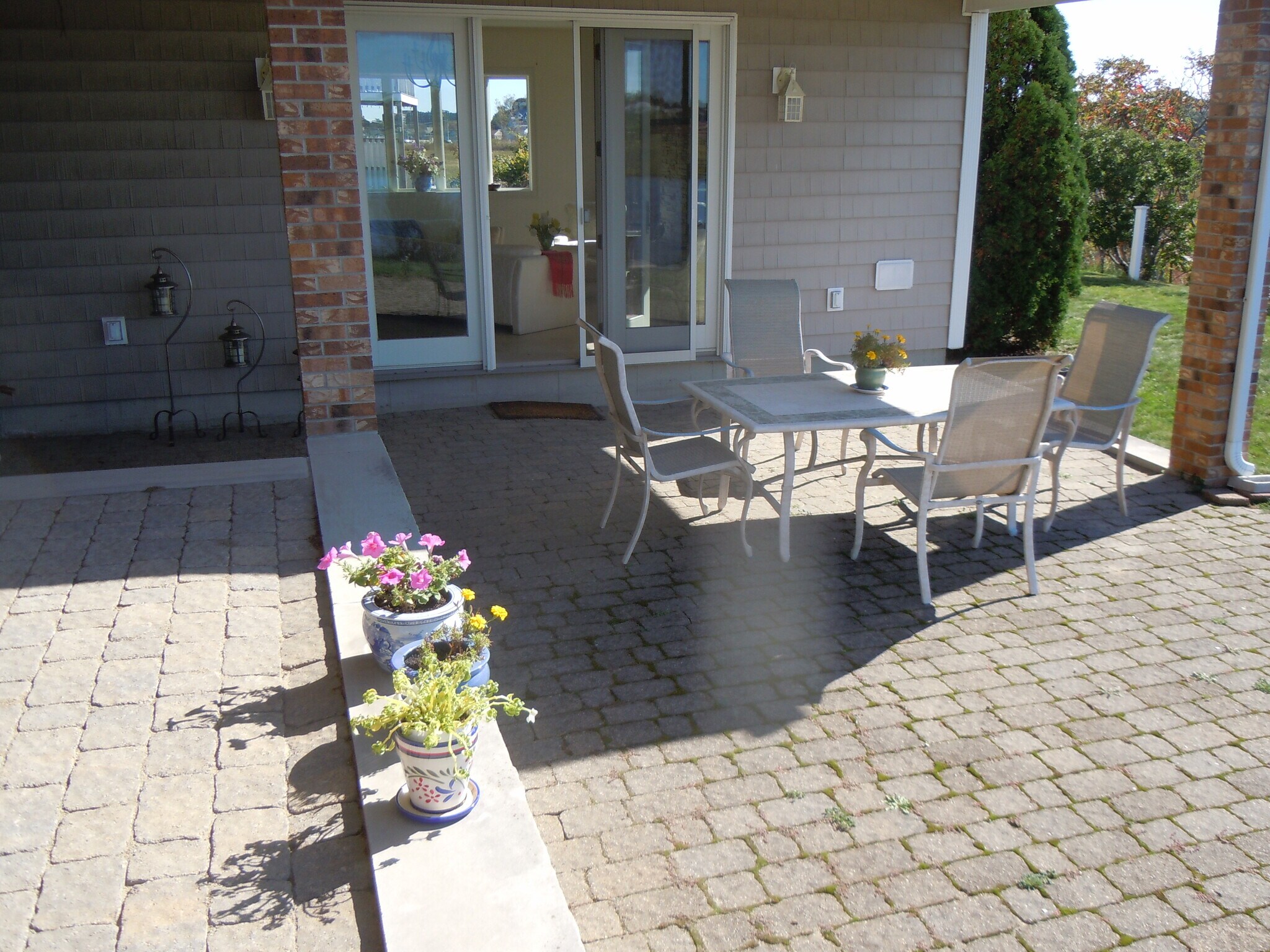 patio dining area, entrance to living room - 103 Summer St