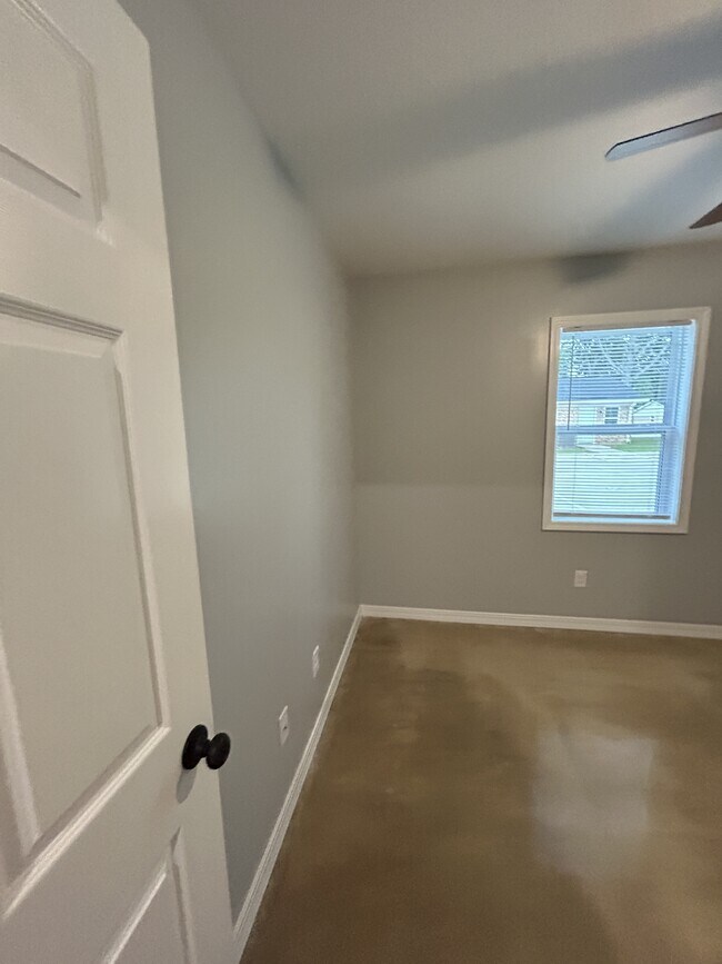 Building Photo - 2515 Kavanaugh Rd