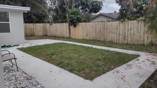 Building Photo - 22682 Family Cir