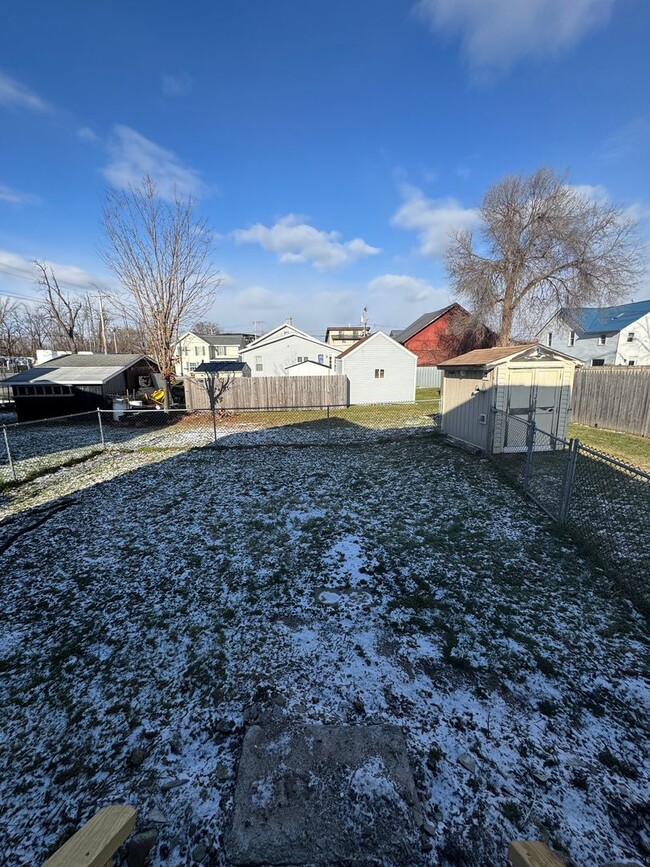 Building Photo - 2 Bedroom 1.5 Bath Home in Brewerton