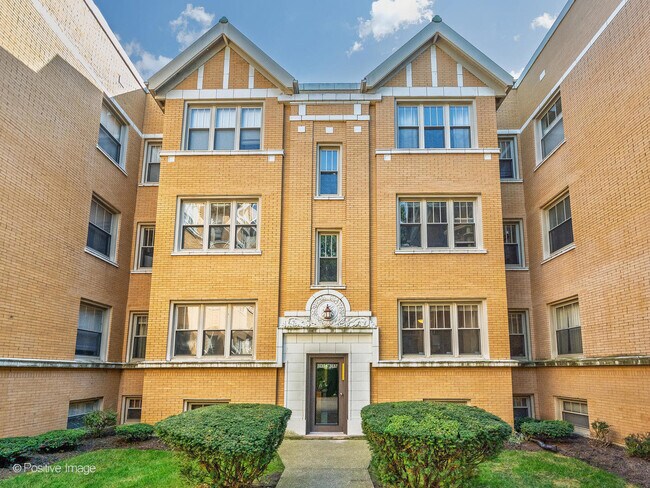 Primary Photo - 3137 W Palmer Square