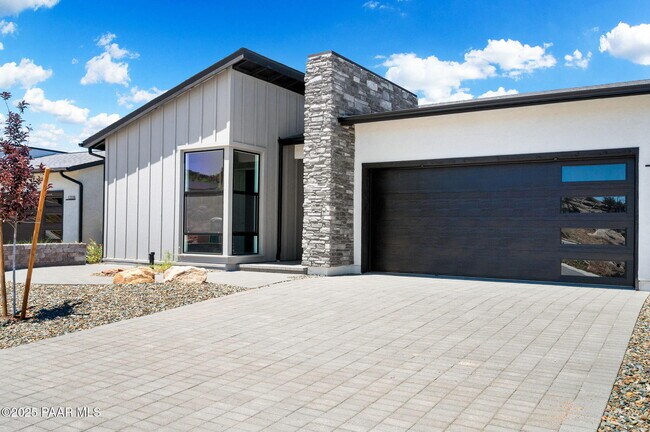 Building Photo - 1326 Rockwood Dr