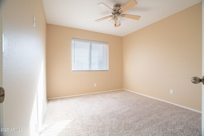 Building Photo - 1356 E Helena Dr