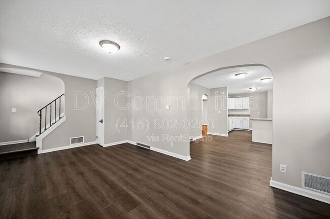 Building Photo - 126 Erie St