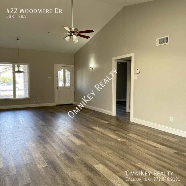 Building Photo - 422 Woodmere Dr