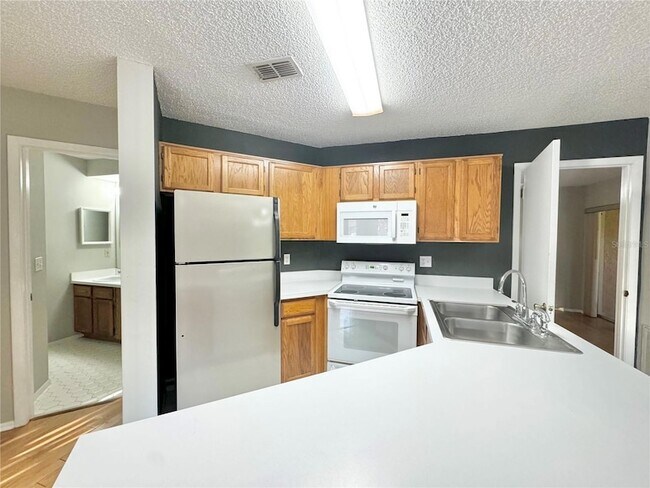 Building Photo - 8302 Waterview Way