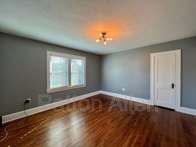 Building Photo - 20 Bell Rd