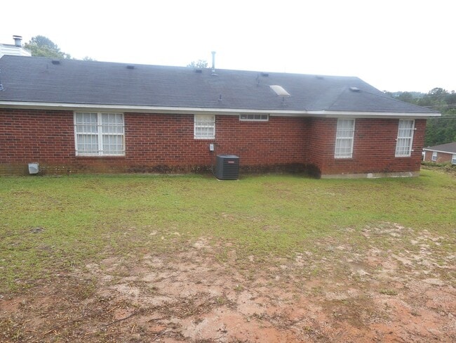 Building Photo - 3 Bedroom 2 Bath Near Fort Gordon in Hephz...