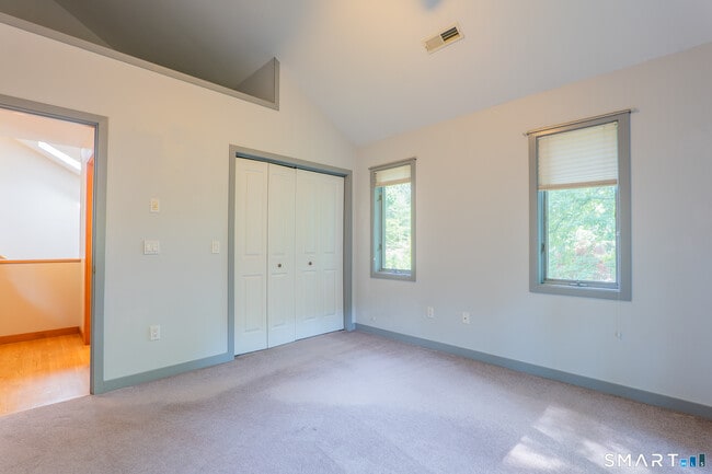 Building Photo - 32 Horseshoe Ridge Rd