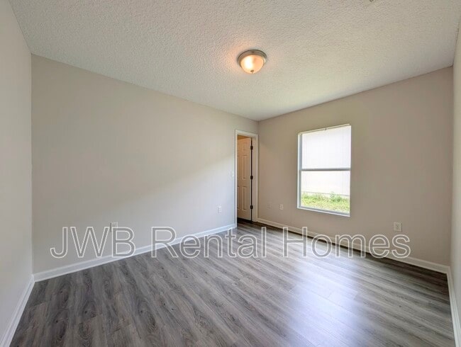 Building Photo - 8426 Jasper Ave