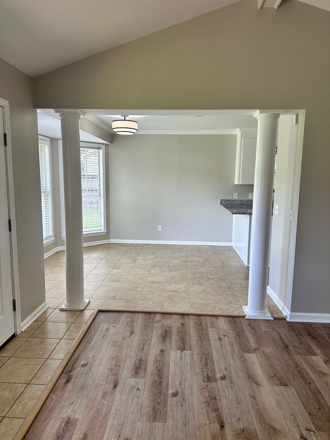 Building Photo - 201 Belton Dr