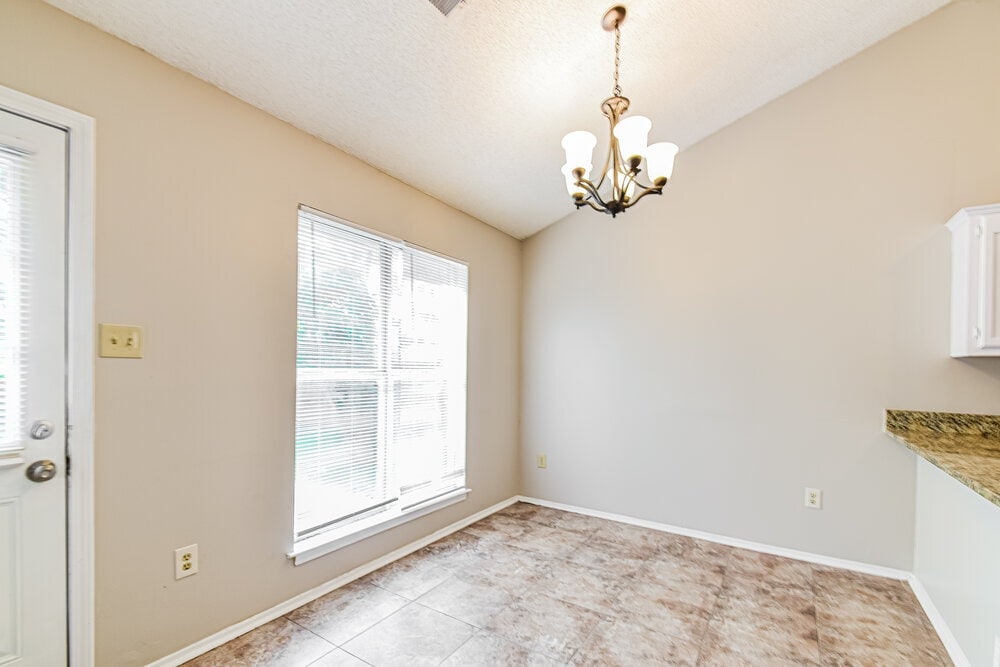 Building Photo - 7171 Dunbarton Dr