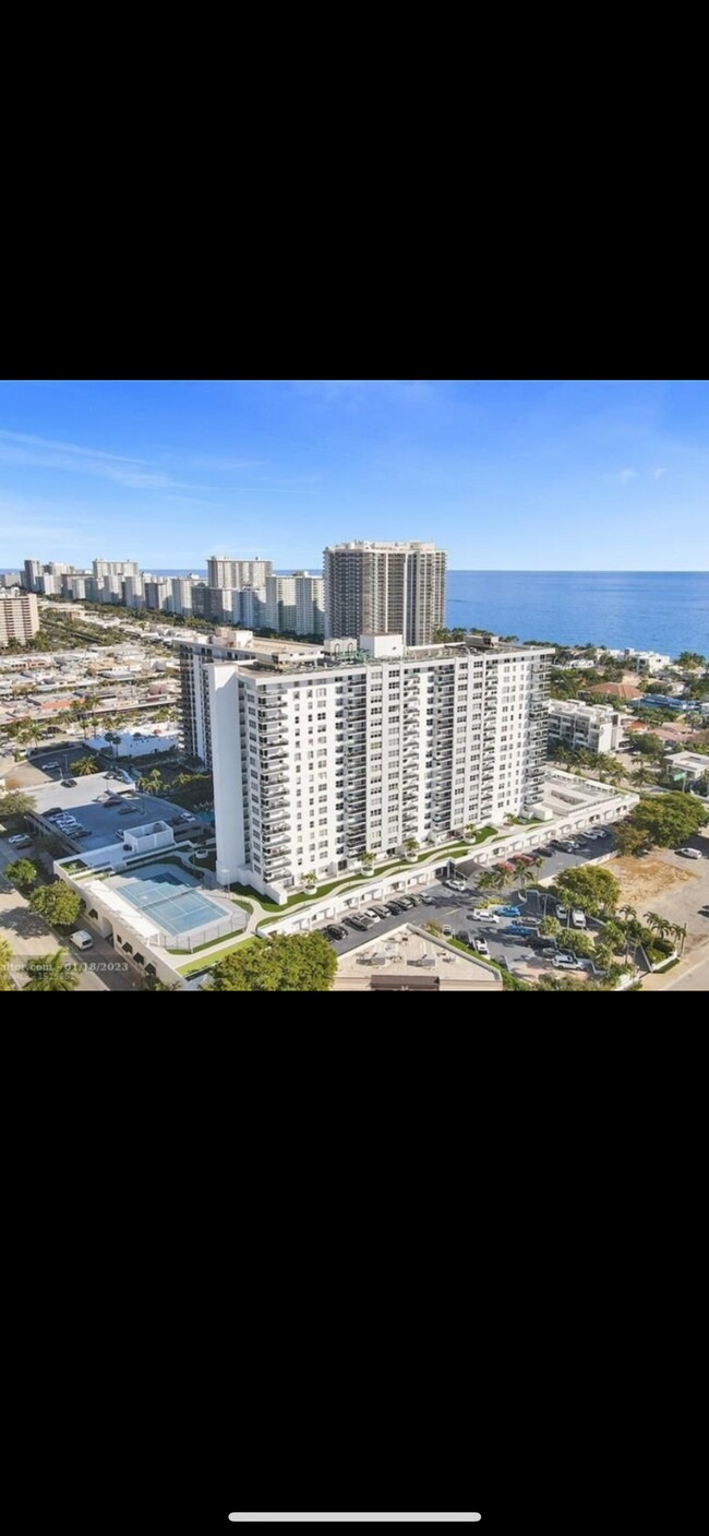 Building Photo - 3015 N Ocean Blvd