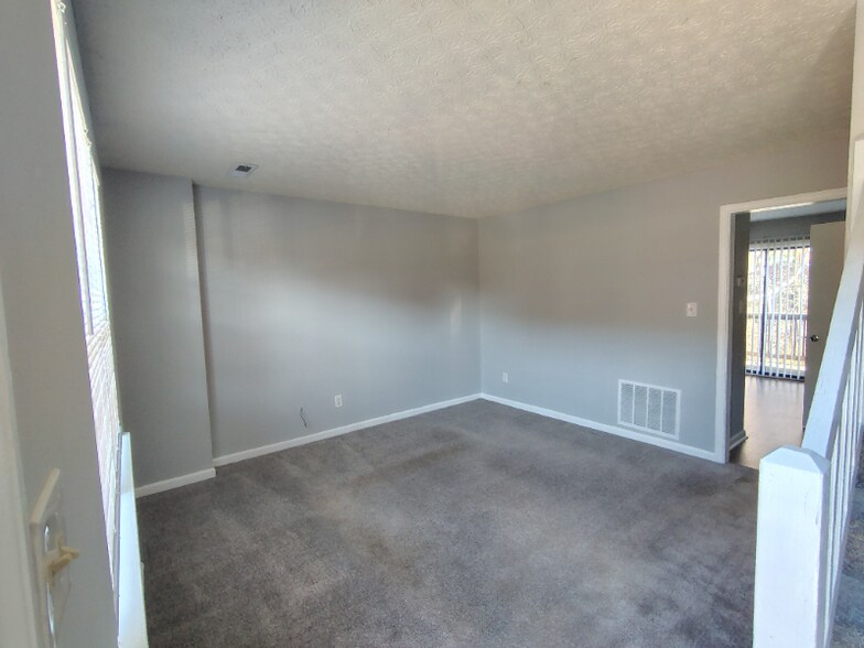 Building Photo - 27 Duiguid Dr