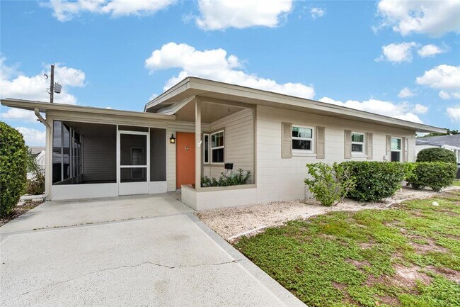 Building Photo - 705 Thunderbird Ave
