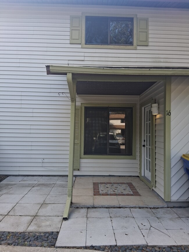 Building Photo - 322 Canal Rd