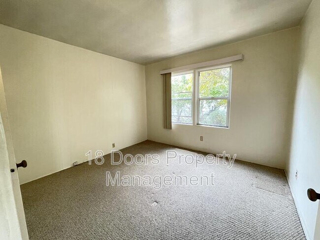 Building Photo - 859 Chalcedony St