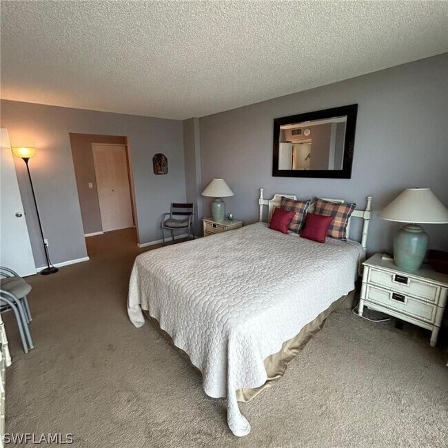 Building Photo - 260 Seaview Ct