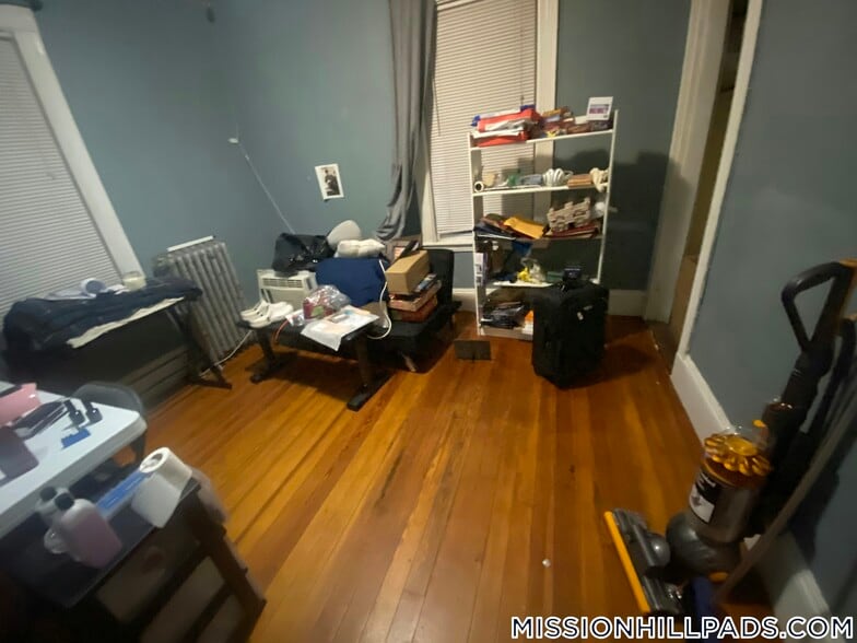 Building Photo - 12 Bucknam St