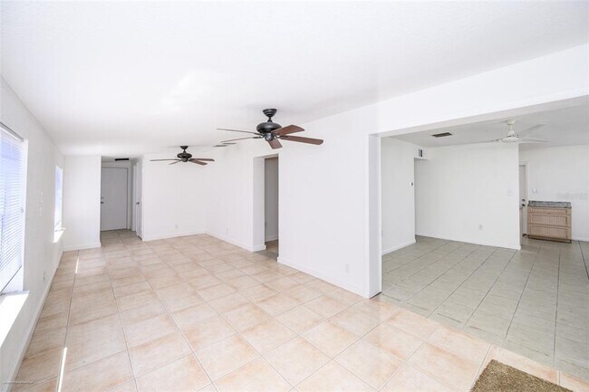 Building Photo - 510 Sharon Cir
