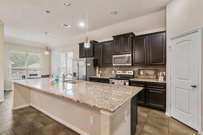 Building Photo - 13426 Raintree Dr