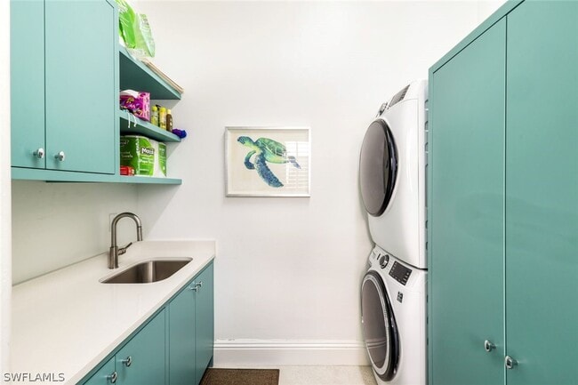 Building Photo - 2904 Tiburon Blvd E