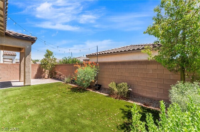 Building Photo - 4748 N Calming Gdn St