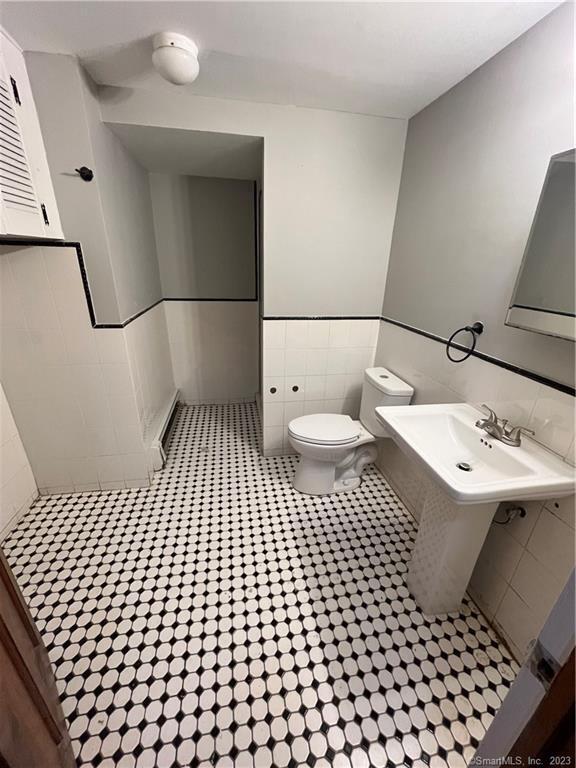 Building Photo - 116 Wolcott St