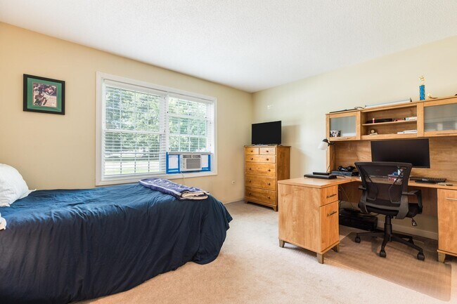 Building Photo - 608 Springbrook Cir