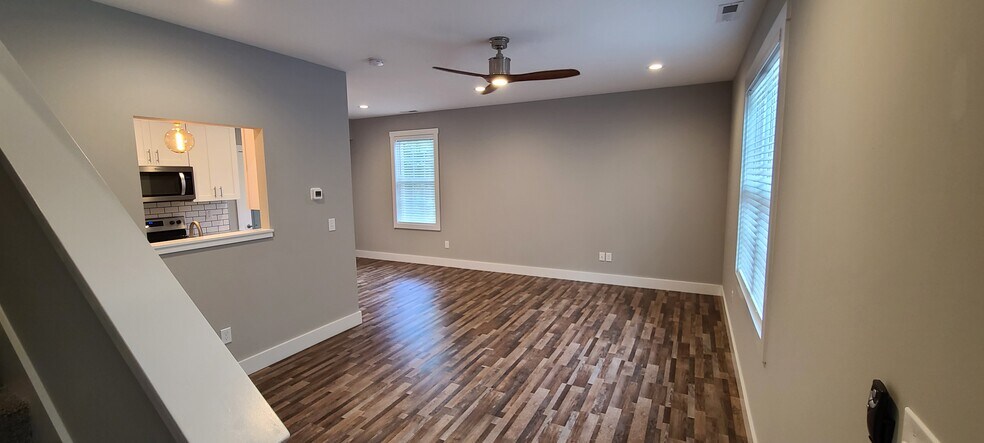 Building Photo - 109 Stone Dr