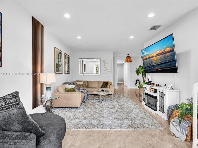 Building Photo - 476 SW 147th Ave