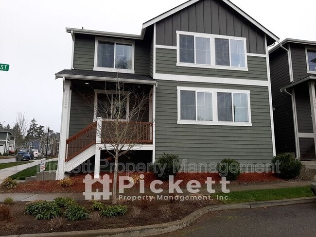 Building Photo - 1004 Samara St