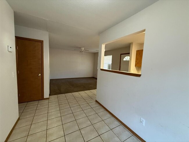 Building Photo - 601 Dogwood Ave