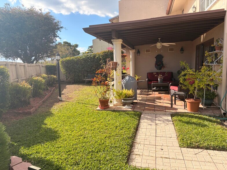 Building Photo - 9252 SW 136th Street Cir