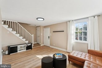 Building Photo - 614 Wises Mill Rd