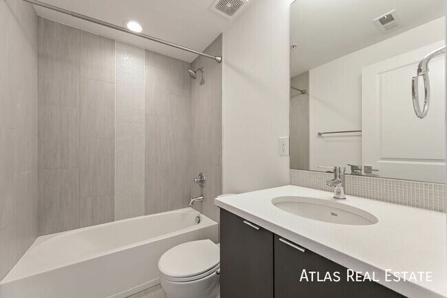 Building Photo - 2016 N Bryant St