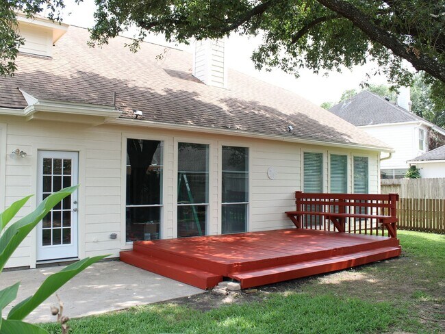 Building Photo - 4 Bedroom, 3 Car Garage Single Family Home in League City