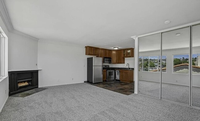Building Photo - 860 Turquoise St