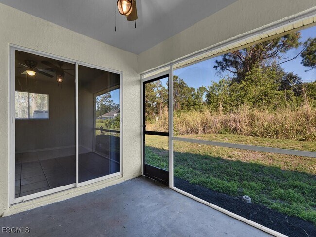 Building Photo - 801 Meadow Rd