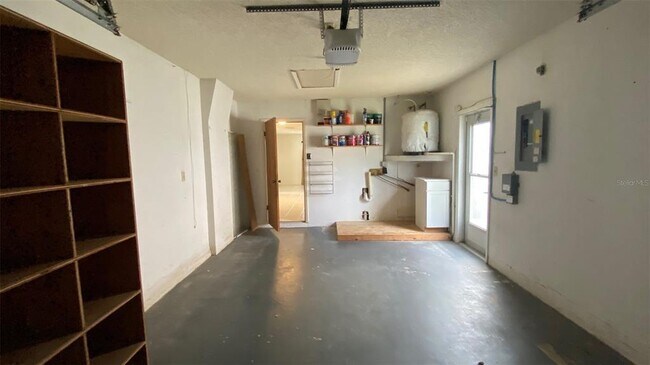 Building Photo - 7846 Royal Hart Dr