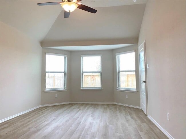 Building Photo - 2203 Levant Ln