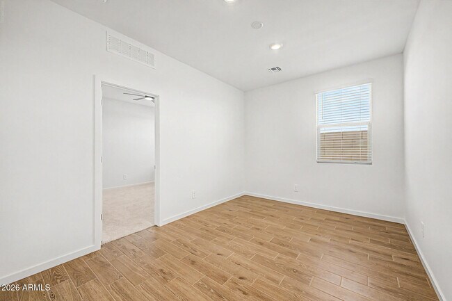 Building Photo - 15803 W Cottontail Ln