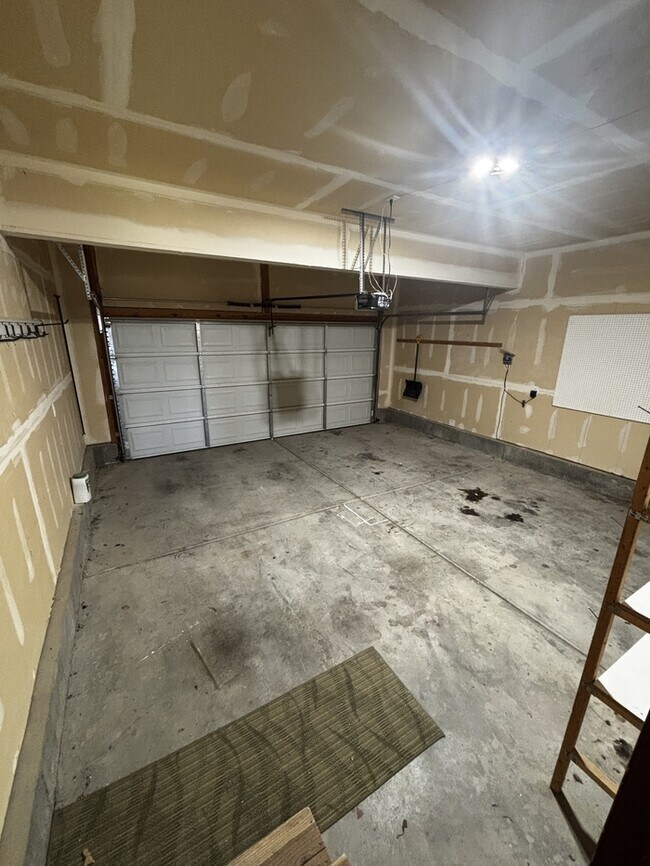 Building Photo - Single Family Home- Eagle Mountain City Center