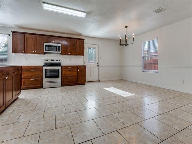 Building Photo - 740 Lovern St