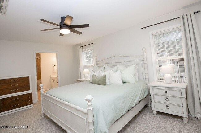 Building Photo - 681 Ginesing Dr