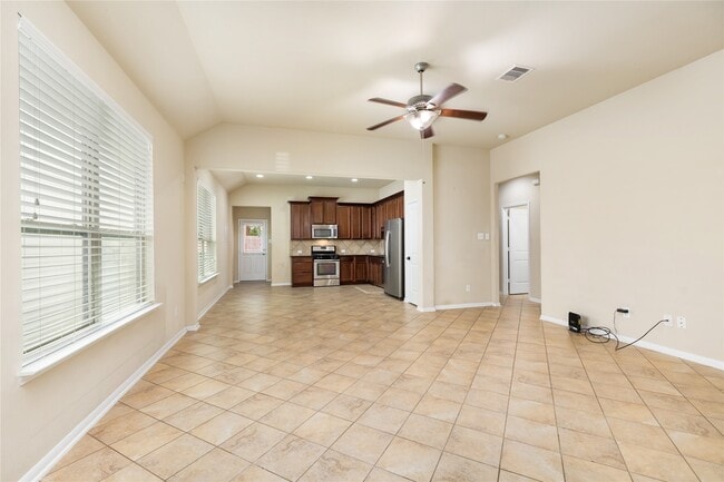 Building Photo - 9420 Savannah Holly Dr